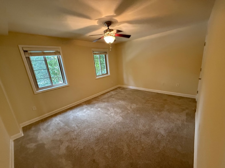 Building Photo - 6493 Frenchmens Dr