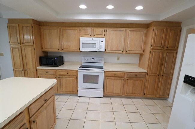 Building Photo - 5424 Saddlebrook Way