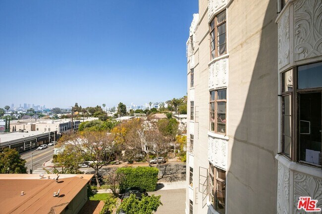 Building Photo - 1314 Hayworth Ave