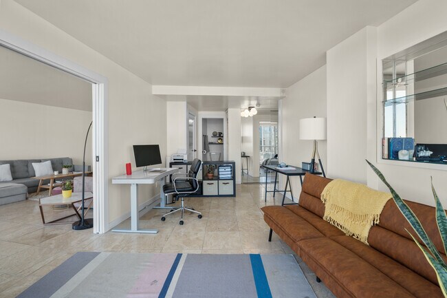 Building Photo - 700 E Ocean Blvd