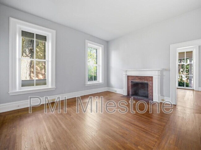 Building Photo - 323 N Potomac St