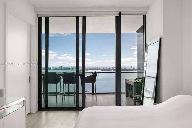 Building Photo - 480 NE 31st St