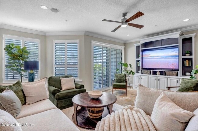 Building Photo - 905 2nd St N