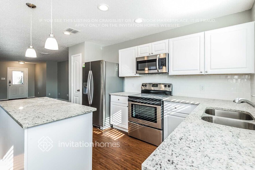 Building Photo - 13768 Canyon Ranch Rd