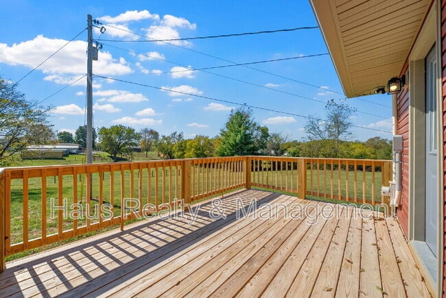 Building Photo - 7847 US-41