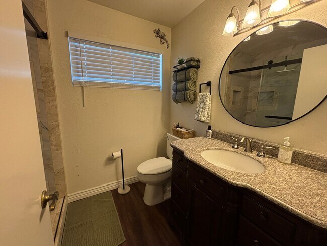 Building Photo - Discover comfortable seasonal living in Mesa, AZ with this well-appointed furnished & updated 2-b...