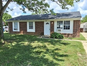 Building Photo - Beautiful 3 Bed, 1 Bath Convenient Locatio...