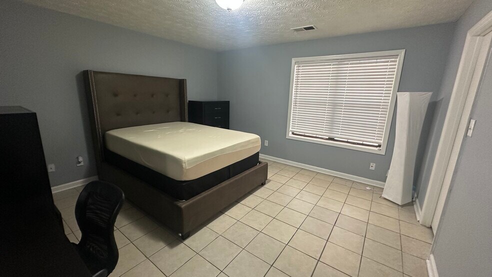 Building Photo - 1563 Cannonball Ct