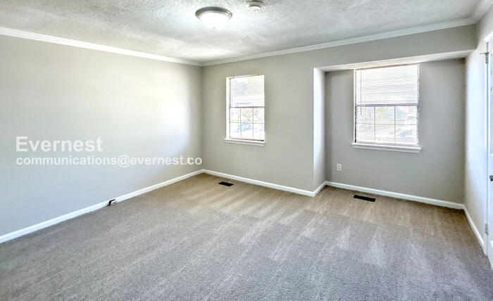 Building Photo - 5547 St James St