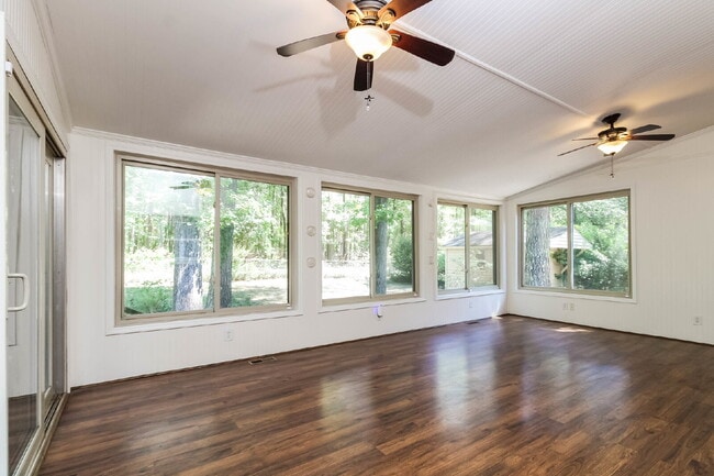 Building Photo - Charming 3-Bed, 2-Bath Home in Columbia’s Serene Highgate Neighborhood!