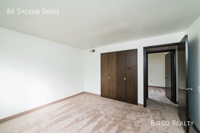 Building Photo - Quiet Property bursting with charm! Move i...