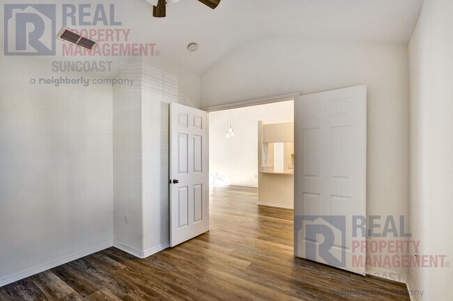 Building Photo - 4220 Players Pl