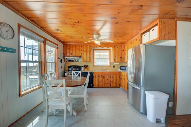 Building Photo - OFF SEASON Oceanfront Rental
