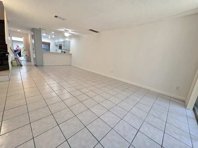 Building Photo - 25369 Pine Creek Ln