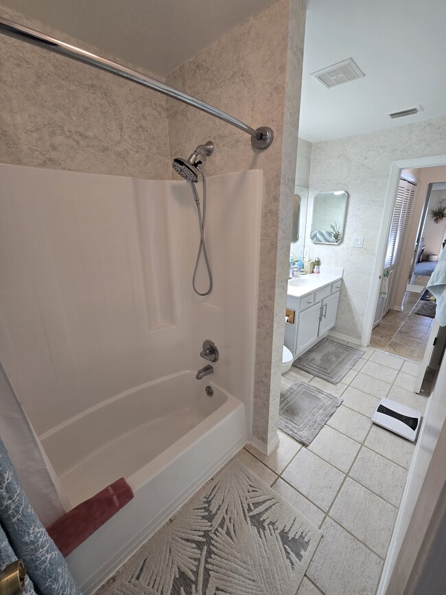 Building Photo - 2717 Seashore Cove