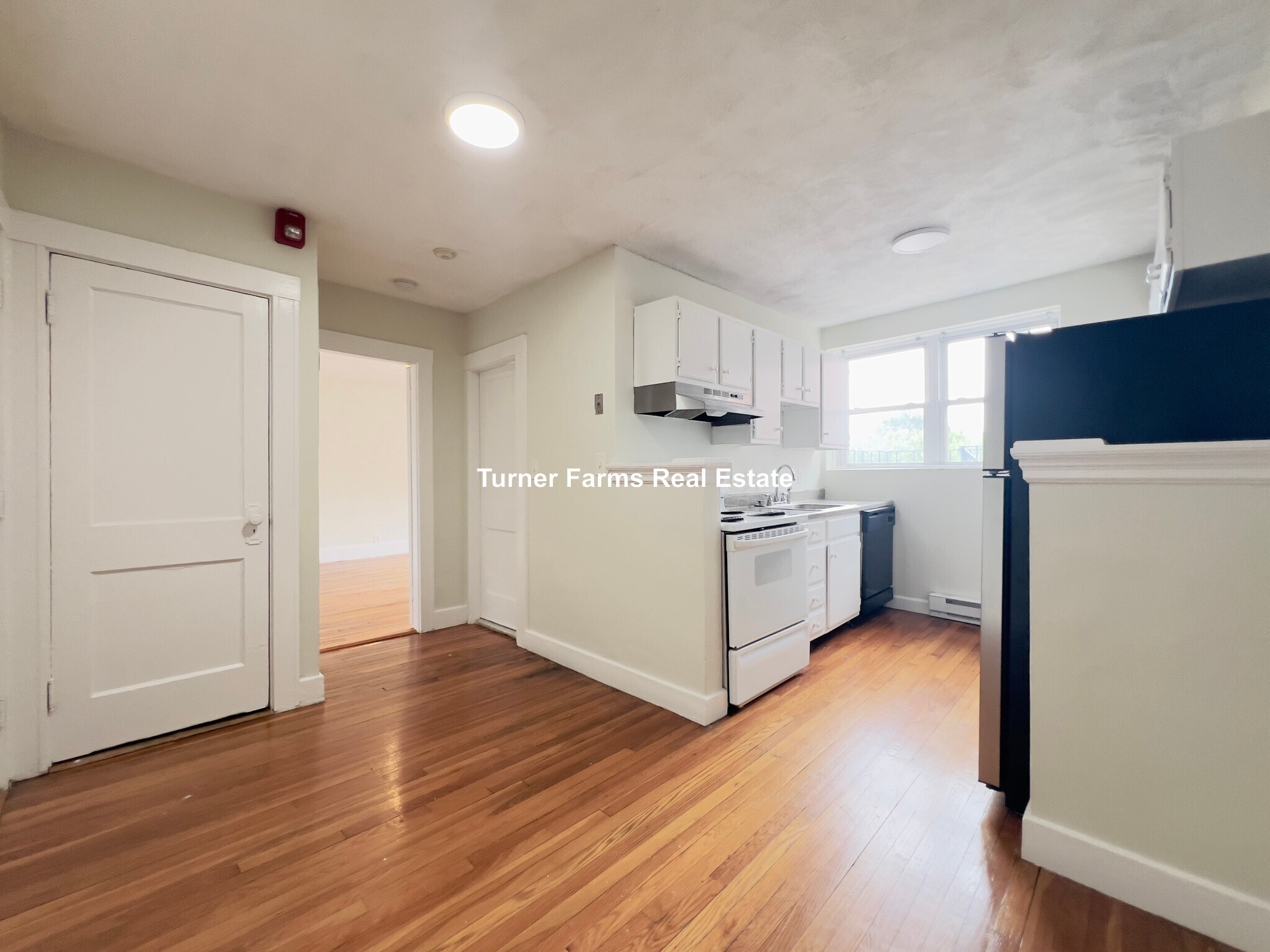 Building Photo - 402A Highland Ave