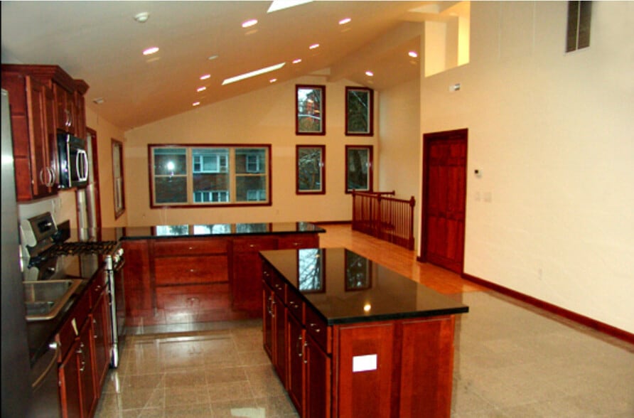 Building Photo - 73 Edgewood Ave