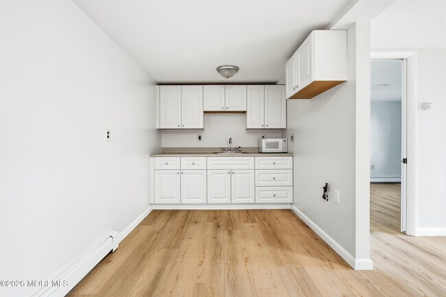 Building Photo - 638 Overton Pl