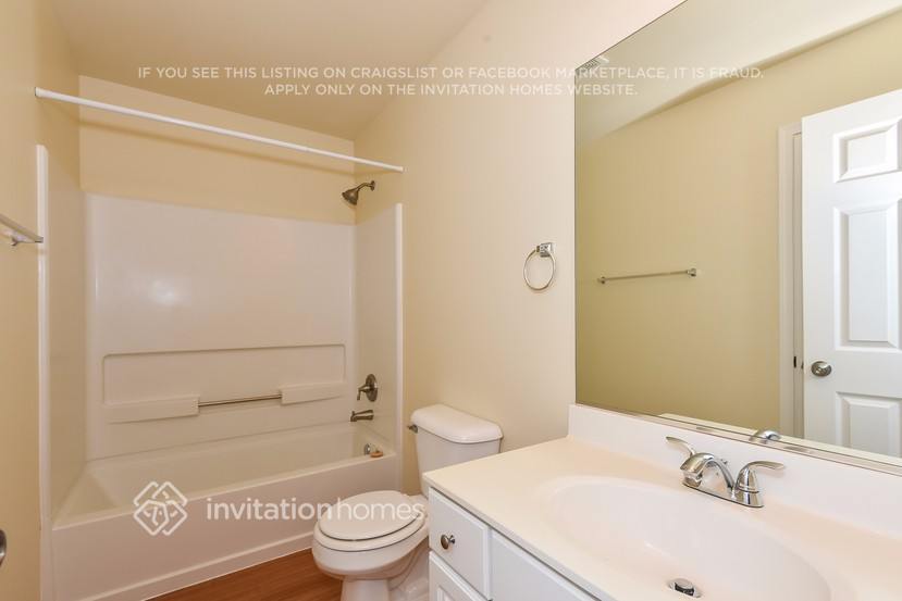 Building Photo - 203 Monarch Dr