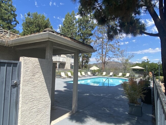 Building Photo - 15048 Avenida Venusto