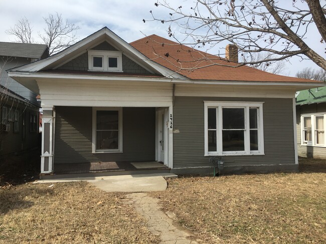 Front of house looking west - 1416 5th Ave