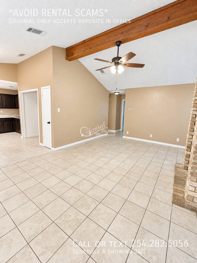 Building Photo - 2210 Cimmaron Dr