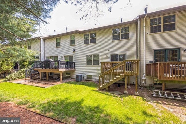 Building Photo - 48 Woodstream Ct