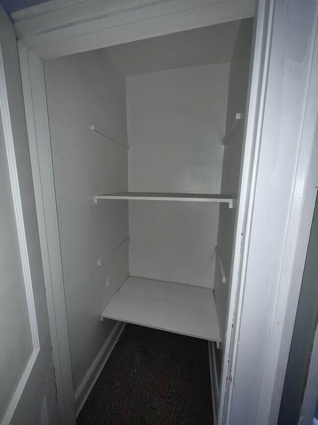 Building Photo - 565 Garfield Pl