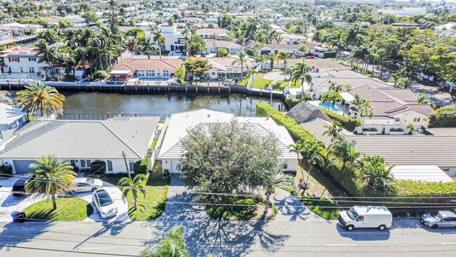 Building Photo - 2810 NE 60th St