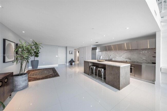 Building Photo - 1040 Biscayne Blvd