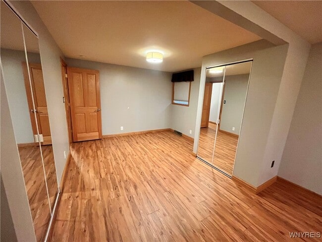 Building Photo - 13 Satinwood Dr