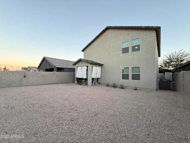 Building Photo - 6014 E Helios Dr