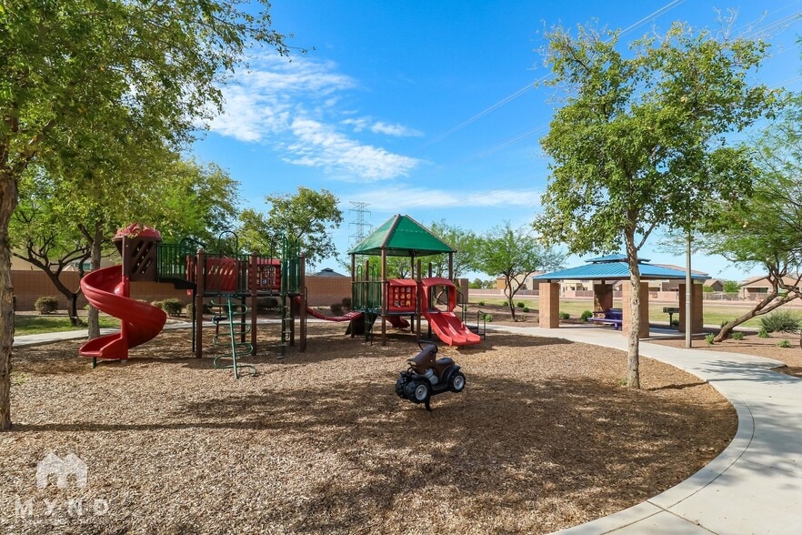 Building Photo - 2626 S 120th Dr