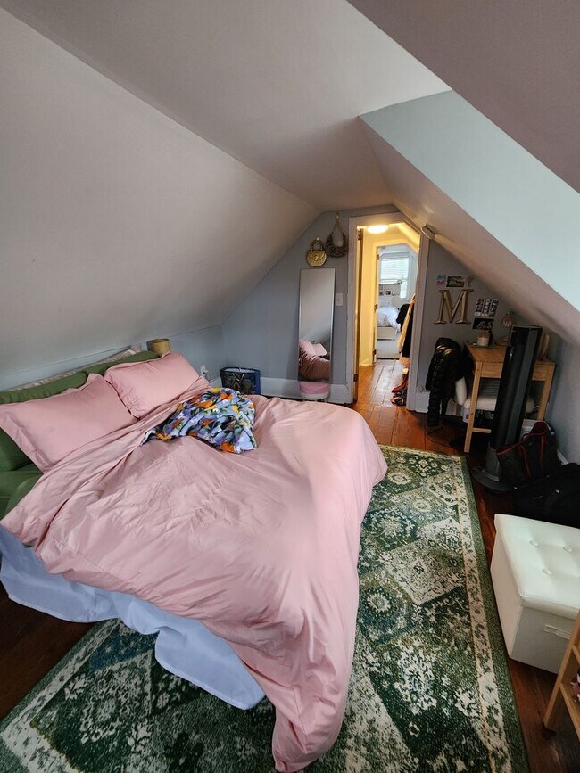 Building Photo - 109C