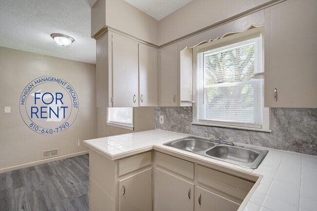 Building Photo - 2857 Stevenson St