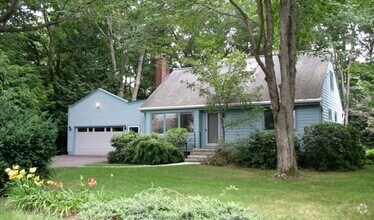 Building Photo - 3bd/2ba Seasonal Rental