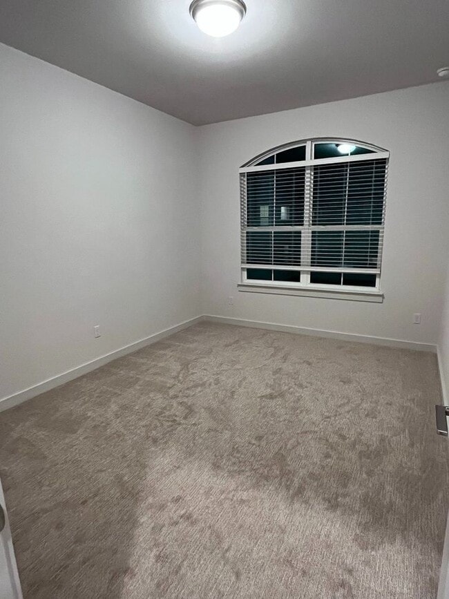 Building Photo - 1531 N Red Bud Ln