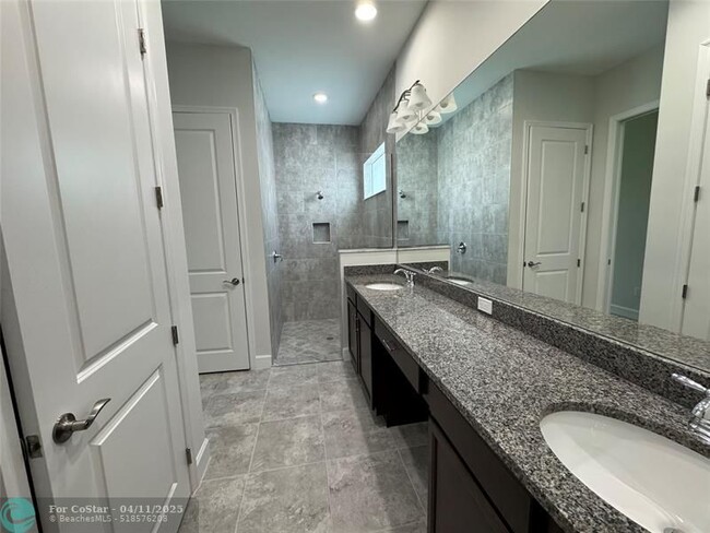 Building Photo - 13933 Prickly Cone Cove