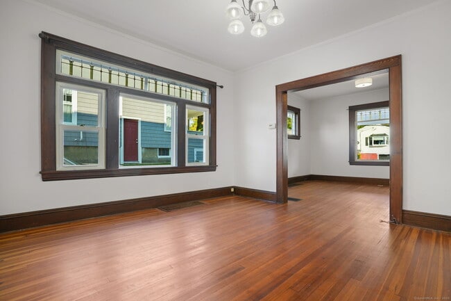Building Photo - 147 Park St