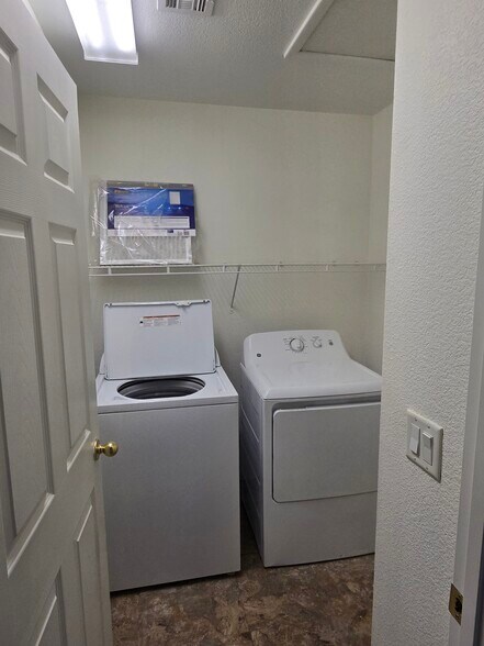 Building Photo - 9579 Camelback Peak Ct