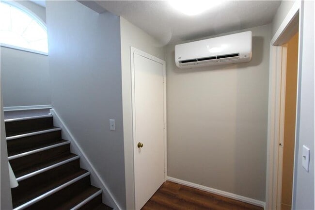 Building Photo - 70 Beach St