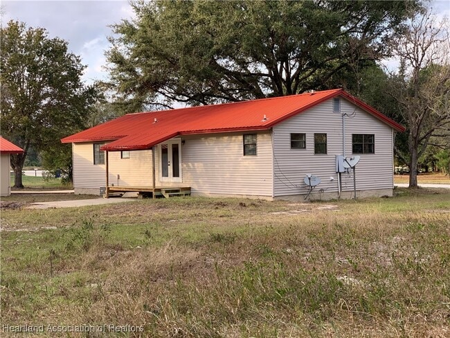 Building Photo - 2225 N Unicorn Rd