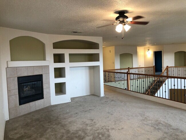 Building Photo - Single Family Home