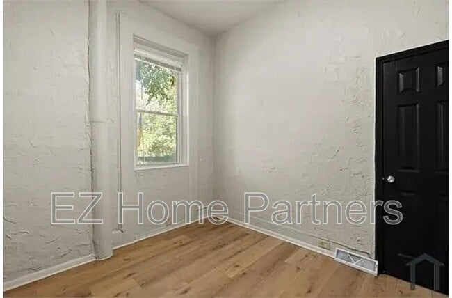 Building Photo - 3005-3007 S Compton Ave