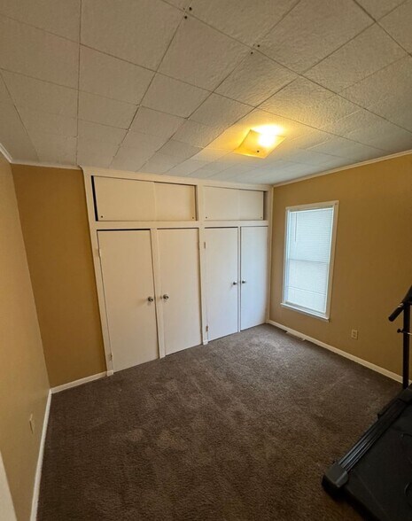 Building Photo - 2401 Lowell Ave