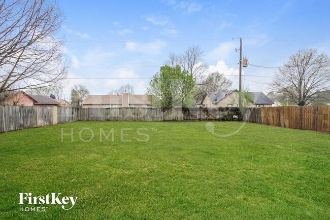 Building Photo - 6861 Valley Park Dr