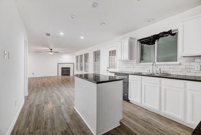 Building Photo - 3107 Rendezvous Ct