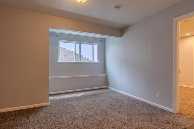 Building Photo - 1279 Alicante Dr