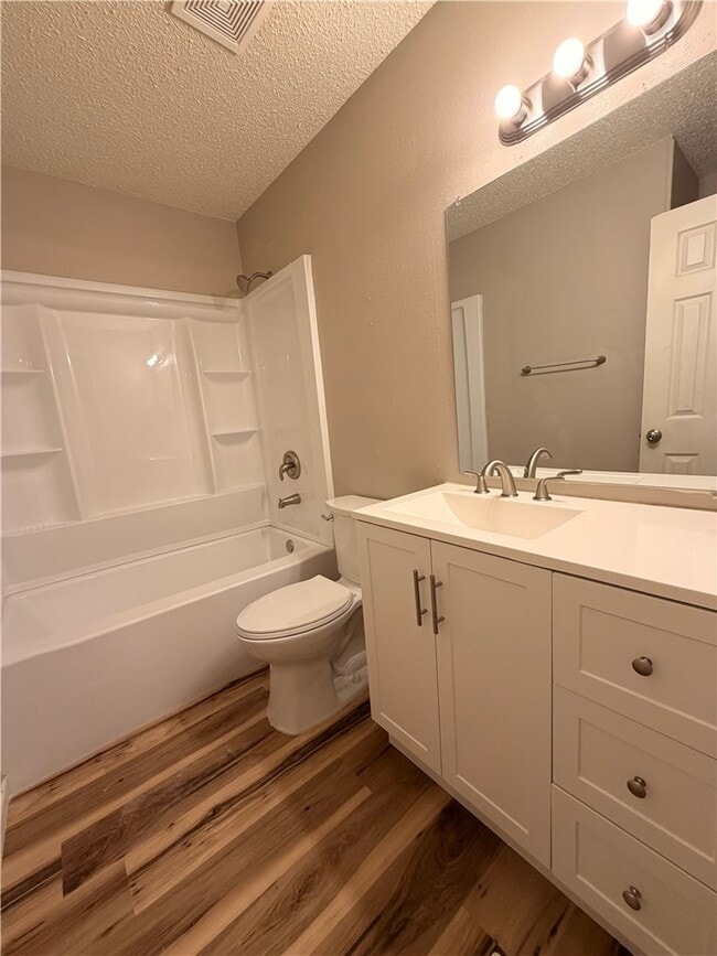 Building Photo - 506 N Betty Jo Dr