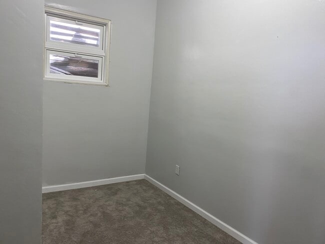 Building Photo - 907 Chartiers Ave